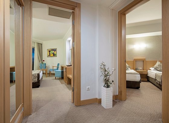 Saphir Resort & Spa - Wohnbeispiel Familienzimmer mit Verbindungstür (Zimmercodierungen FV1 & FV2)
