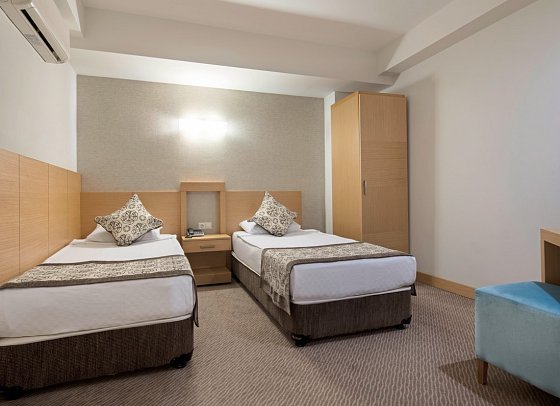 Saphir Resort & Spa - Wohnbeispiel Familienzimmer mit Verbindungstür (Zimmercodierungen FV1 & FV2)