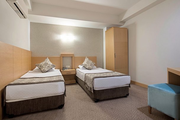 Saphir Resort & Spa - Wohnbeispiel Familienzimmer mit Verbindungstür (Zimmercodierungen FV1 & FV2)