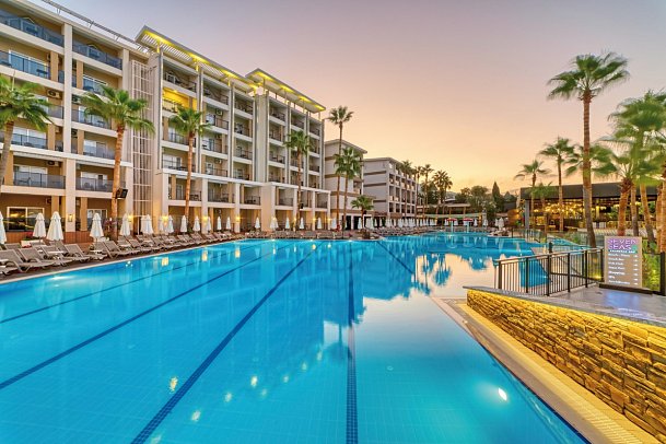 Seven Seas Palmeras Bay