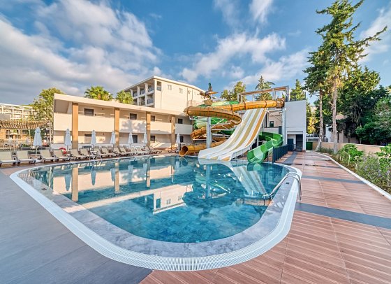 Seven Seas Palmeras Bay