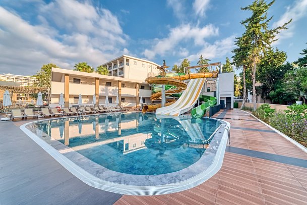 Seven Seas Palmeras Bay