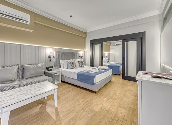 Seven Seas Palmeras Bay - Wohnbeispiel Familienzimmer (Zimmercodierungen FBL & FBM)