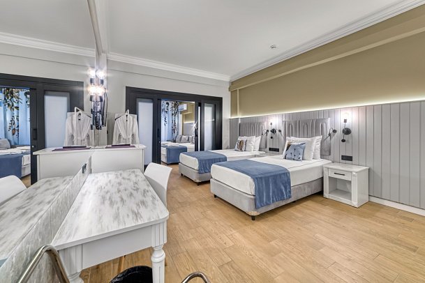 Seven Seas Palmeras Bay - Wohnbeispiel Familienzimmer (Zimmercodierungen FBL & FBM)