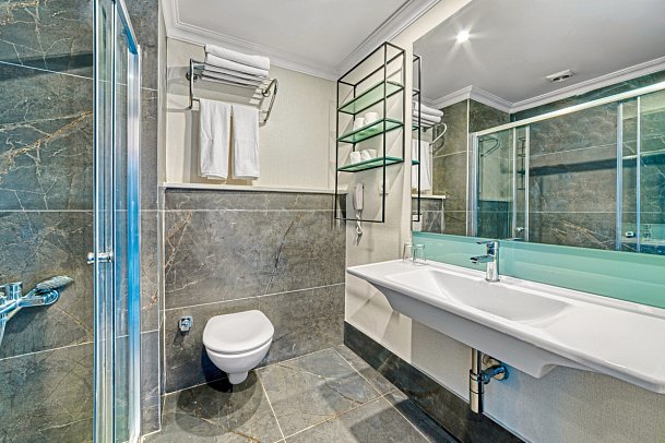 Numa Port Hotel - Beispiel Bad Doppelzimmer (Zimmercodierungen DBL, DCL, DBM & DCM)