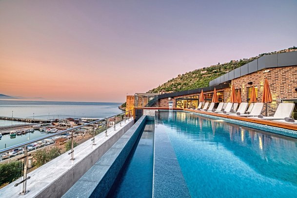 Numa Port Hotel