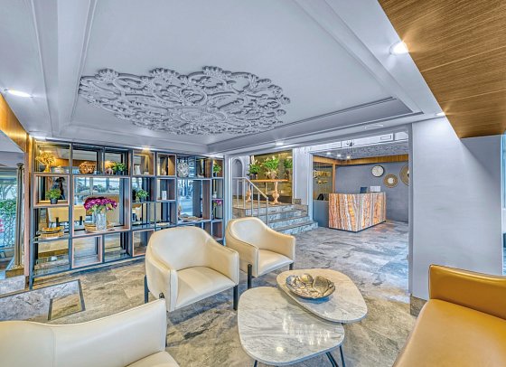 Numa Port Hotel
