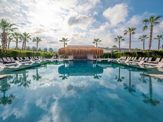 Serenity Queen Hotel