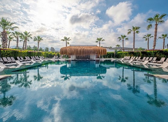 Serenity Queen Hotel