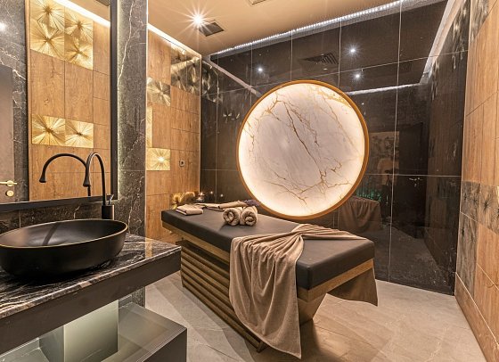 Serenity Queen Hotel