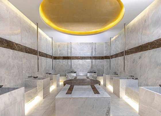 Serenity Queen Hotel