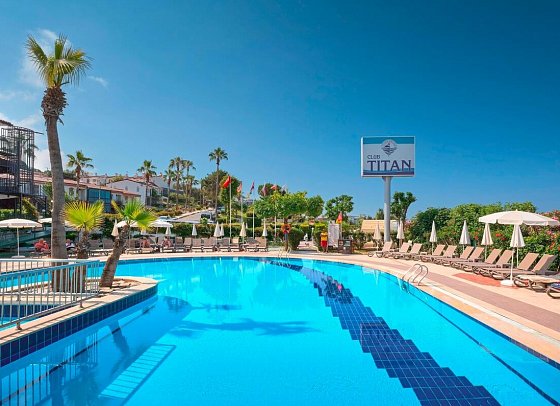 Club Hotel Titan