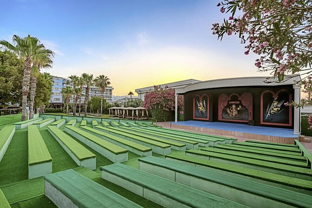 Caretta Beach Hotel