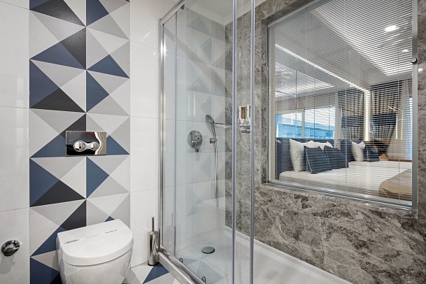 Granada Luxury Beach - Beispiel Bad Doppelzimmer (Zimmercodierungen DBL, DCL, DEL, DBN, DCN, DBM & DCM)