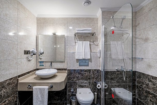 Club Dizalya - Beispiel Bad Doppelzimmer (Zimmercodierungen DB1 & DC1)