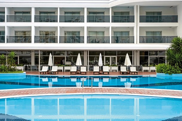 Laguna Beach Alya Resort & Spa