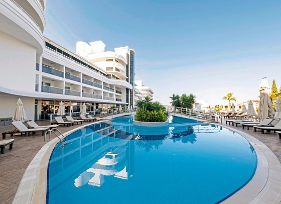 Laguna Beach Alya Resort & Spa