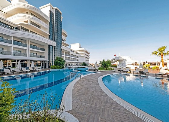 Laguna Beach Alya Resort & Spa