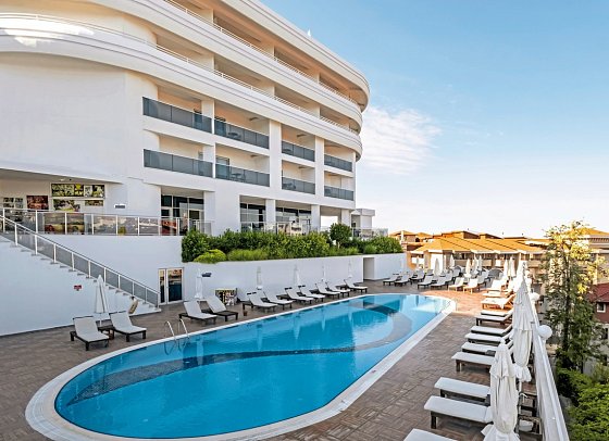 Laguna Beach Alya Resort & Spa