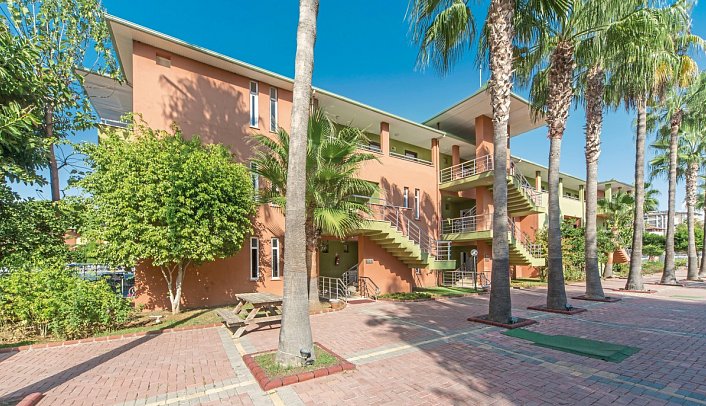 Lonicera World Hotel