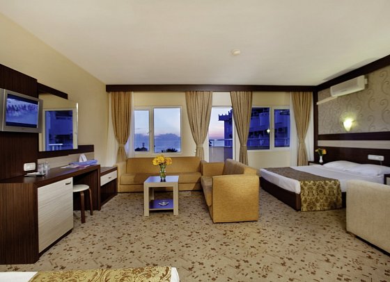Lonicera World Hotel