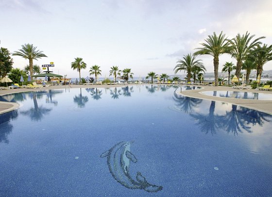 Lonicera World Hotel