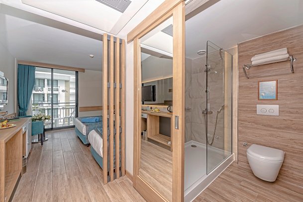 Meryan - Wohnbeispiel Doppelzimmer seitl. Meerblick (Zimmercodierungen DBN, DCN & DE1)