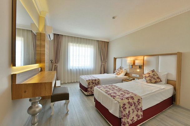 Royal Garden Beach - Wohnbeispiel Familienzimmer Haupthaus