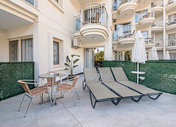 White City Beach - Wohnbeispiel Juniorsuite mit Terrasse (Zimmercodierung JB1)
