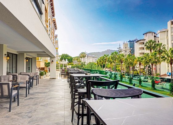 Tac Premier Hotel & Spa