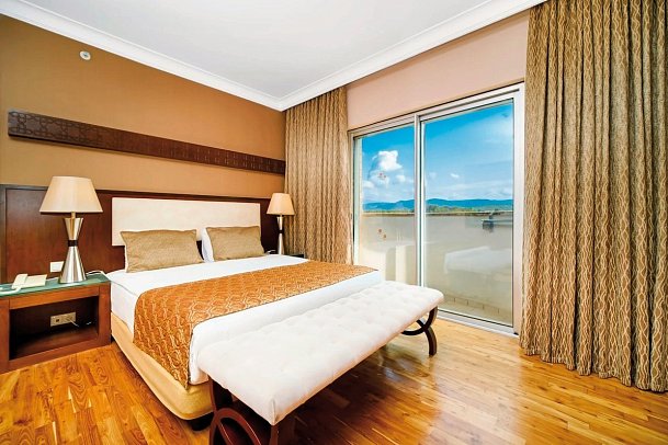 Mukarnas Resort & Spa - Wohnbeispiel Familienzimmer Landblick (Zimmercodierung FBL)