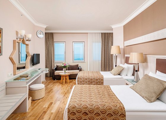 Mukarnas Resort & Spa - Wohnbeispiel Familienzimmer Meerblick (Zimmercodierung FBM)