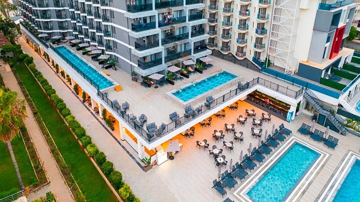 Nova Life Hotel - Swim Up Pool