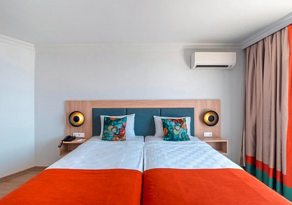 Nova Life Hotel - Wohnbeispiel Familienzimmer (Zimmercodierungen FBL & FBM)