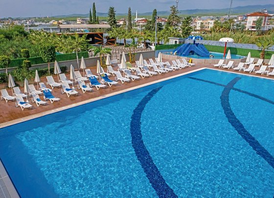 Xoria Deluxe - Pool Nebengebäude