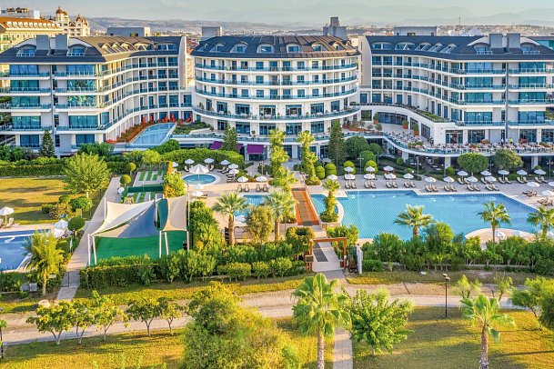 Commodore Elite Suite & Spa