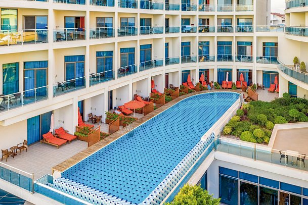 Commodore Elite Suite & Spa - Wohnbeispiel Doppelzimmer Elite Poolzugang