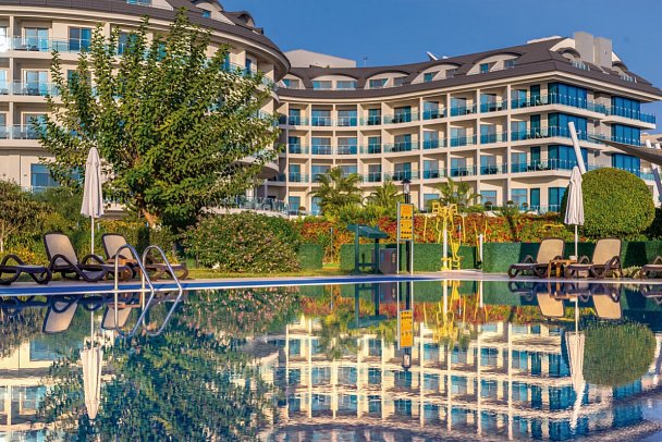 Commodore Elite Suite & Spa