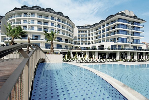 Commodore Elite Suite & Spa