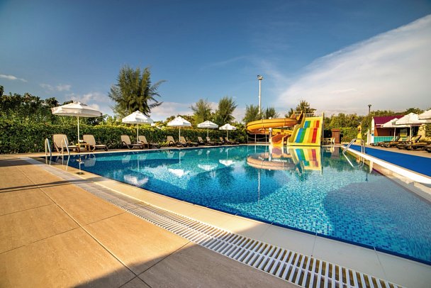Commodore Elite Suite & Spa