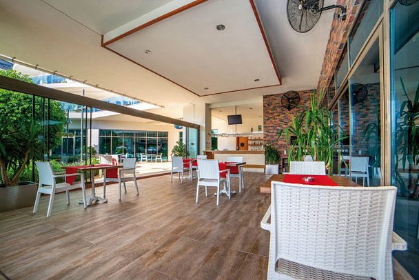 Commodore Elite Suite & Spa