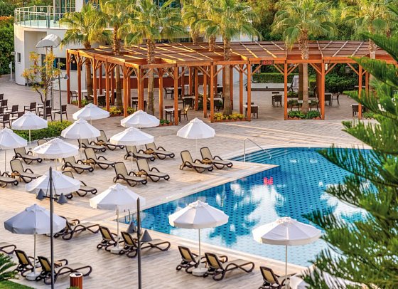 Commodore Elite Suites & Spa