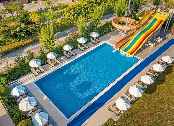 Commodore Elite Suites & Spa