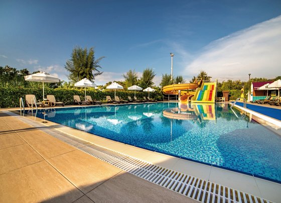 Commodore Elite Suites & Spa