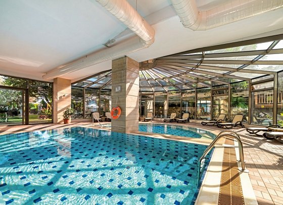 Commodore Elite Suites & Spa