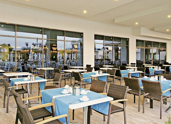Commodore Elite Suites & Spa