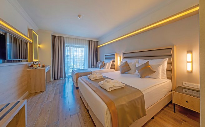 Aydinbey King's Palace & Spa - Wohnbeispiel Doppelzimmer seitl. Meerblick (Zimmercodierungen DBN & DCN)