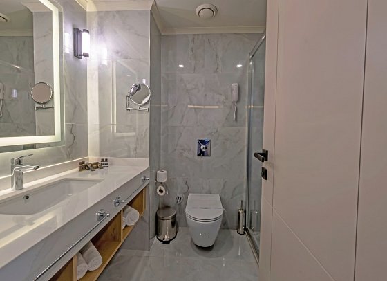 Aydinbey King's Palace & Spa - Beispiel Bad Doppelzimmer (Zimmercodierungen DB1, DBN, DCN & DBM)