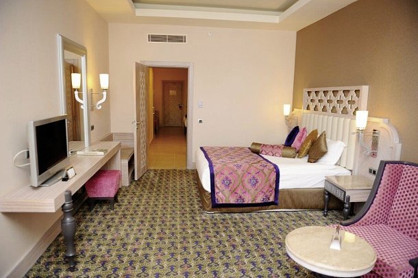 Royal Alhambra Palace - Wohnbeispiel Familienzimmer (Zimmercodierungen FBL & FBM)