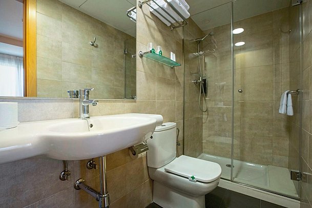 Hotel Via Augusta - Wohnbeispiel Doppelzimmer Standard (Zimmercodierung DG1)